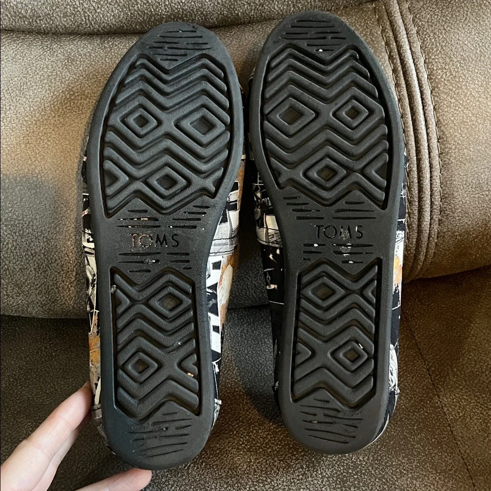 Star Wars Death Star TOMS Slip On Shoes - Picture 8 of 9